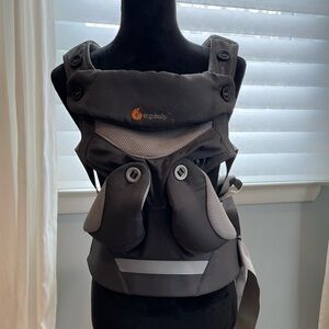 Ergobaby 360 Cool Air Carbon Gray